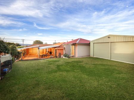 25 Marshall Street, Wodonga VIC 3690 - House For Rent | Domain - Photo 2