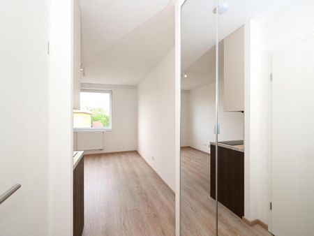 Pronájem bytu 1+kk 19 m2 - Fotografie 2