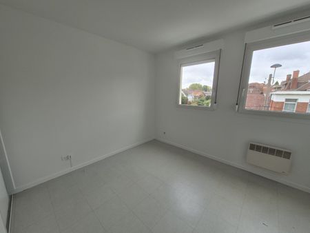 Location Appartement 3 pièces 67m² LENS 62300 - Photo 3