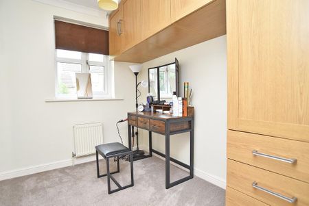 4 bedroom semi-detached house to rent - Photo 4