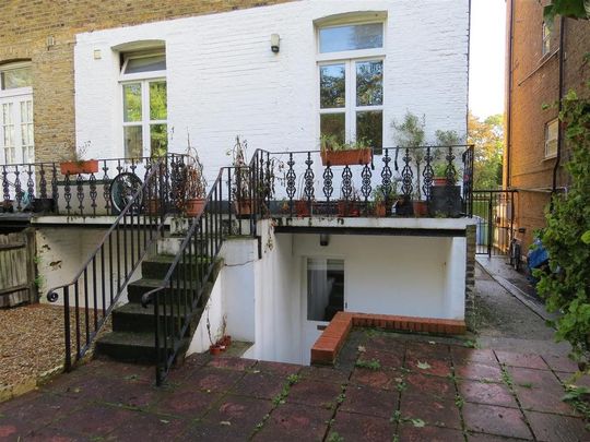 Studio to rent - Photo 1