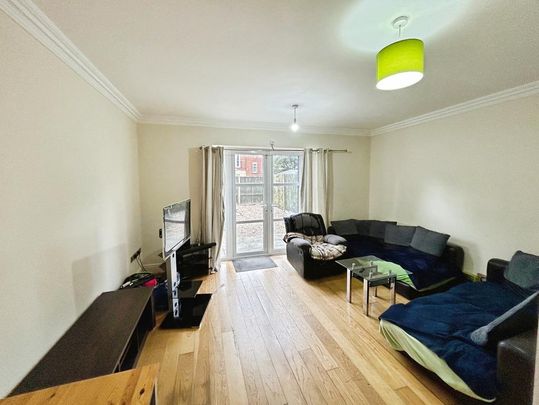 4 bedroom townhouse to rent - Photo 1