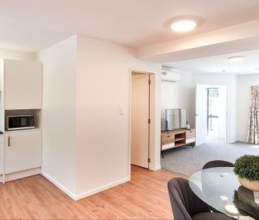 Modern Townhouse in Central City with Garage - Photo 2