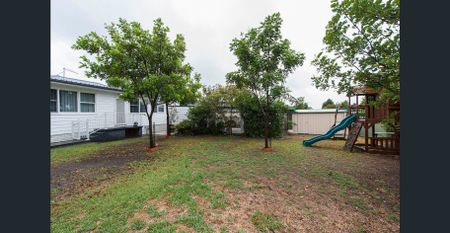 Spacious Family Home in a Convenient Location - Photo 5