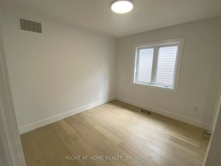 Property For Lease | X9294711 - Photo 2