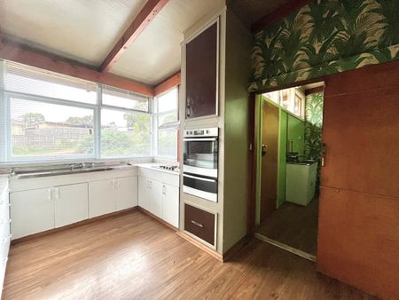 LOVELY THREE BEDROOM HOME - Photo 2
