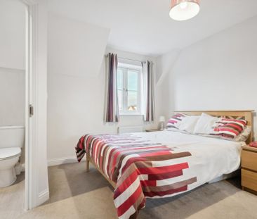 2 bedroom semi-detached house to rent - Photo 4