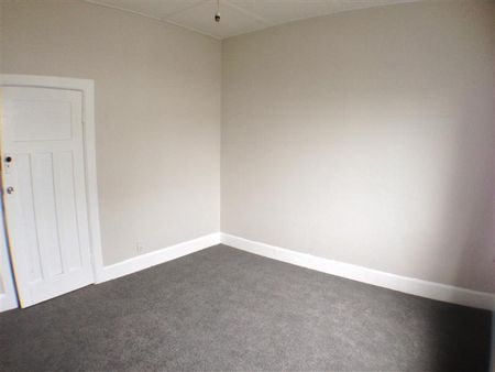 West End - 4 Bedrooms - Photo 5