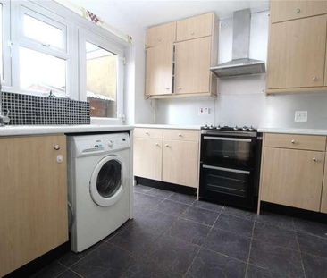 Tern Gardens, Upminster, Essex, RM14 - Photo 4