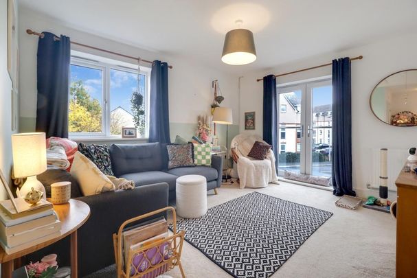 1 bedroom coach house to rent - Photo 1