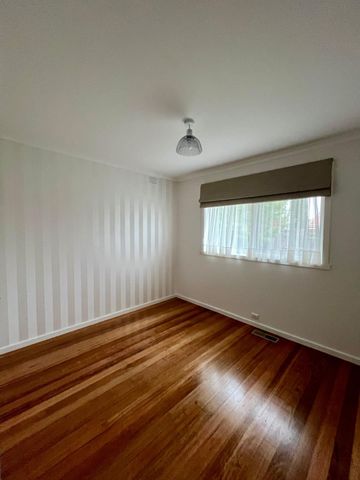 Renovated 3-Bedroom Home in Great Burwood East Location - Photo 5