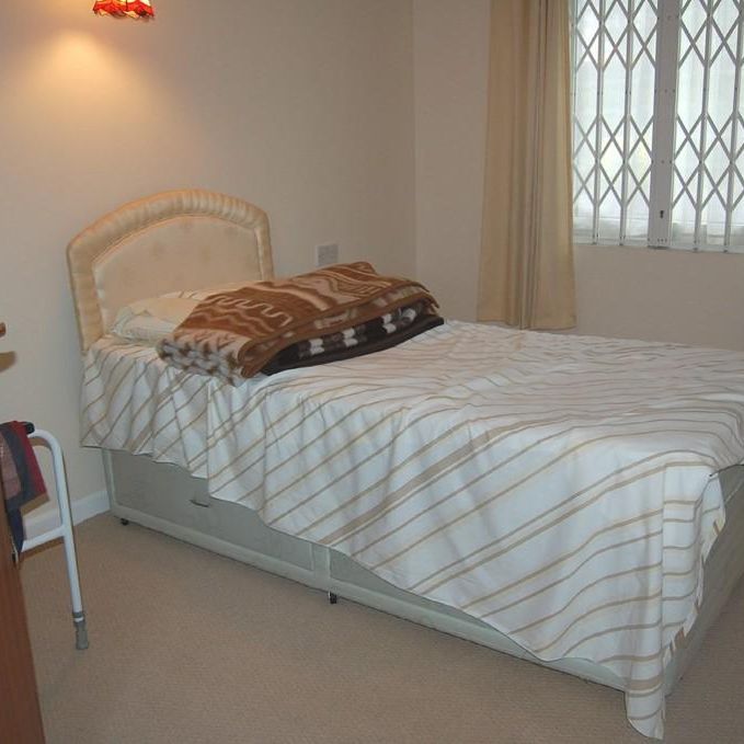 1 bedroom ground floor flat to rent - Photo 1