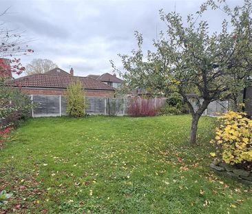 4 bedroom semi-detached house to rent - Photo 2