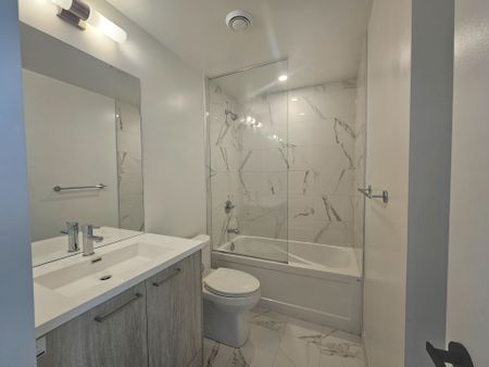 For Lease - 28 Interchange Way Unit# 4215, Vaughan, Ontario - Photo 5