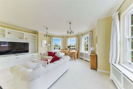 Superbly presented 2 double bedroom apartment to rent in this prestigious period conversion. - Photo 3