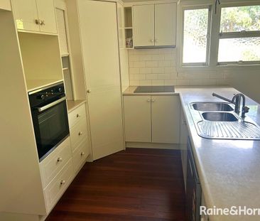 Convenient, Comfortable Living in Central Kingaroy - Photo 4