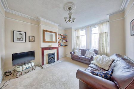 2 bedroom maisonette to rent - Photo 3