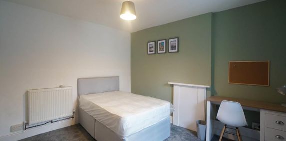 54 Hill Street - Photo 2