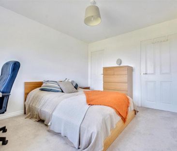 4 bedroom detached house to rent - Photo 4