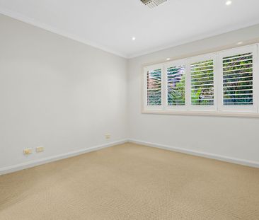 Spacious & Secure Three Bedroom Villa - Photo 2