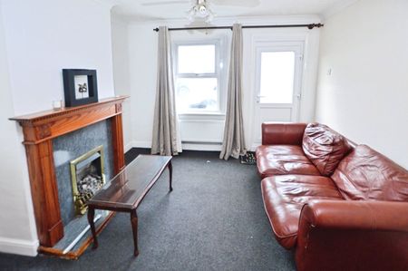 2 bedroom house to rent Winnock Road, Colchester, Essex, CO1 - Photo 2