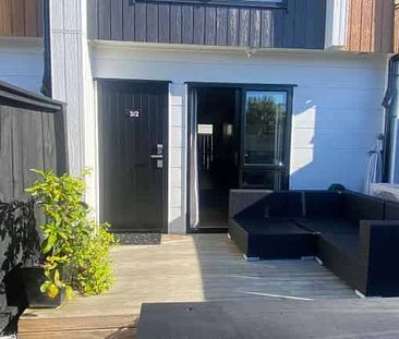 Near new low maintenance townhouse - Photo 5