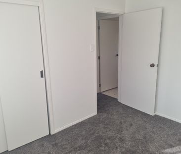 Two Bedroom Townhouse/Unit - Photo 6