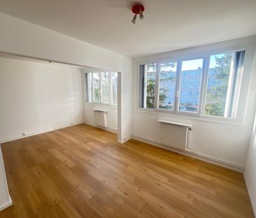 Location Appartement 3 pièces 63m² DECINES CHARPIEU 69150 - Photo 2