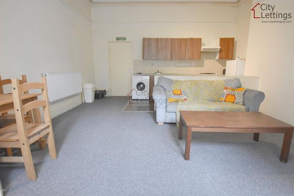2 bedroom ground floor flat to rent - Photo 1