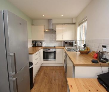 2 bedroom flat to rent - Photo 5