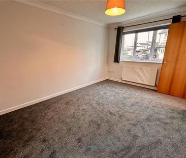 2 bedroom end of terrace house to rent - Photo 4