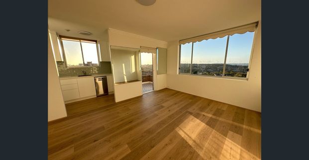 Renovated Top Floor with views showcasing Sydney Harbour - Photo 1