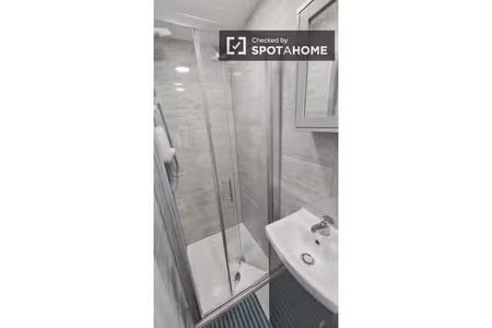 Private ensuite room to rent in Drumcondra, Dublin - Photo 4