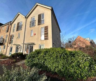 Austin Way, Bracknell, Berkshire, RG12 - Photo 2