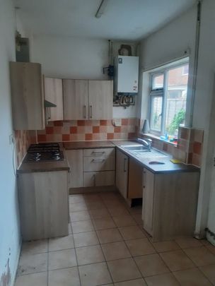 2 Bed Terraced House, Gipsy Lane, LE4 - Photo 1