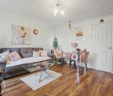 1 Bedroom Flat / Apartment to let - Photo 1