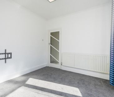 Lynwood Grove, Atherton, M46 - Photo 2