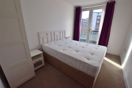 2 bedroom flat to rent - Photo 5