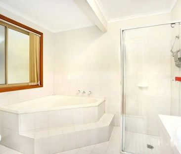 SPACIOUS FAMILY HOME - Photo 5