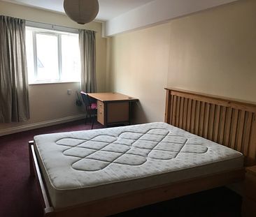 5 Bedroom Flat To Rent in Lenton - Photo 3