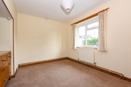 3 bedroom semi-detached house to rent - Photo 2