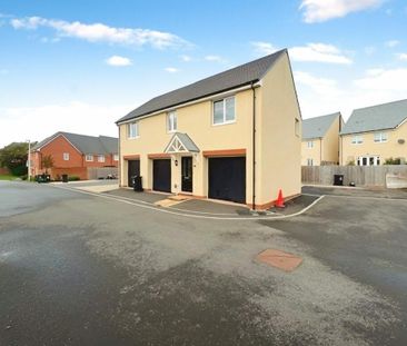 2 bedroom coach house to rent - Photo 2