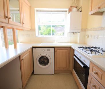 2 bedroom semi-detached house to rent - Photo 6