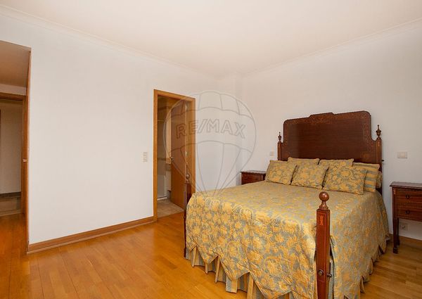 Apartamento T4 em Lisboa