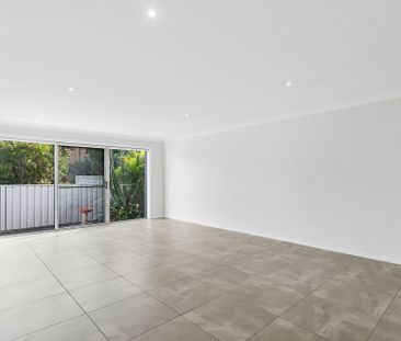 MODERN LOW MAINTENANCE 3 BEDROOM VILLA - Photo 1