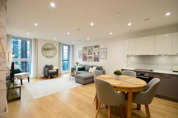 2 Bed Flat, Southwark Bridge Road, SE1 - Photo 1