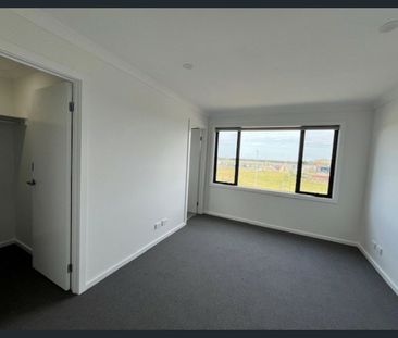 27 Corbally Road, Beveridge, Vic 3753 - Photo 4