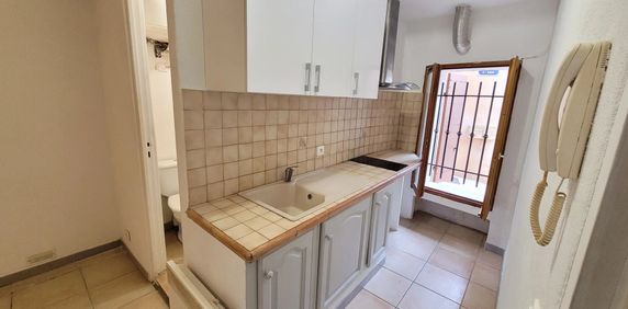 Location Appartement 1 pièce 18m² EGUILLES 13510 - Photo 2