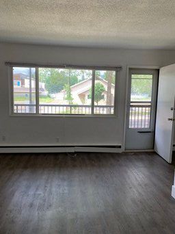 Sorrento Manor - Photo 1