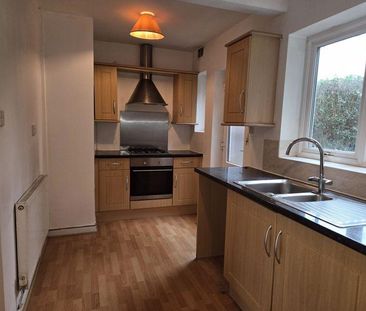 2 bedroom semi-detached house to rent - Photo 6